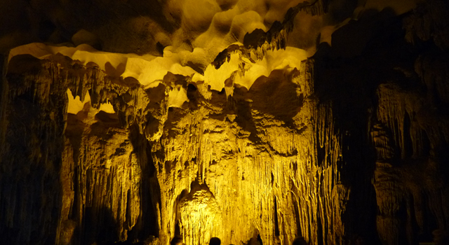 Hua Ma Cave - mysterious place for tourists