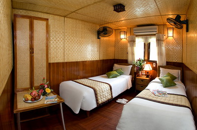  HA LONG BAY CRUISE 2 DAYS -1NIGHTS ON HUONG HAI JUNK